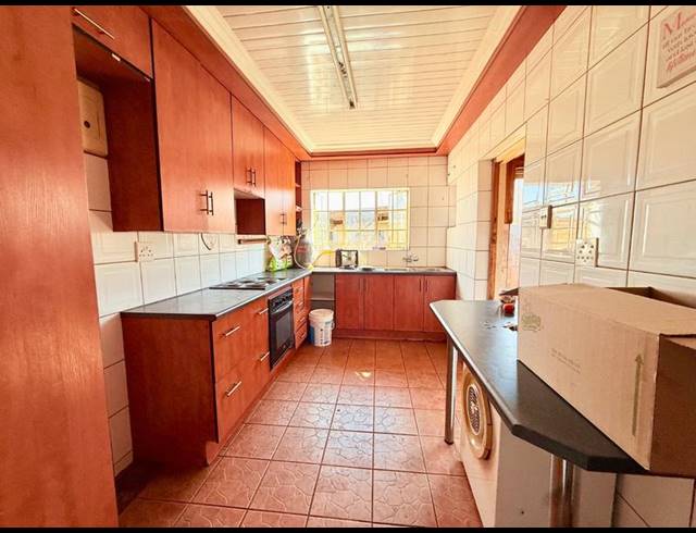 3 BEDROOM HOUSE FOR SALE IN VANDERBIJLPARK CW 5